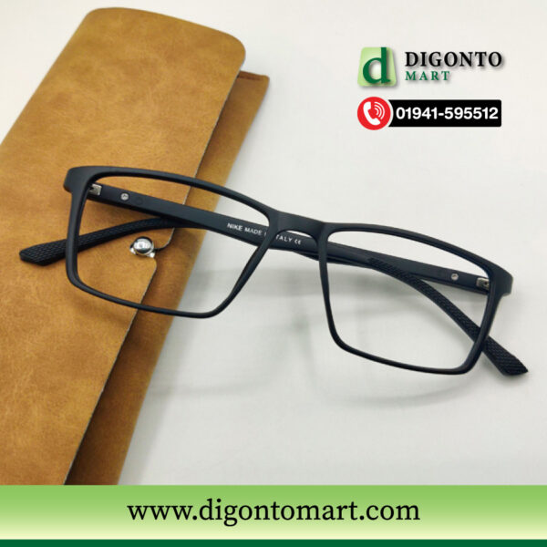 blue_cut_glass_digonto_mart